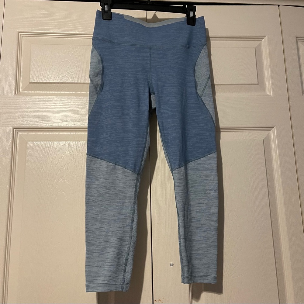 Outdoor Voices blue cropped colorblock leggings